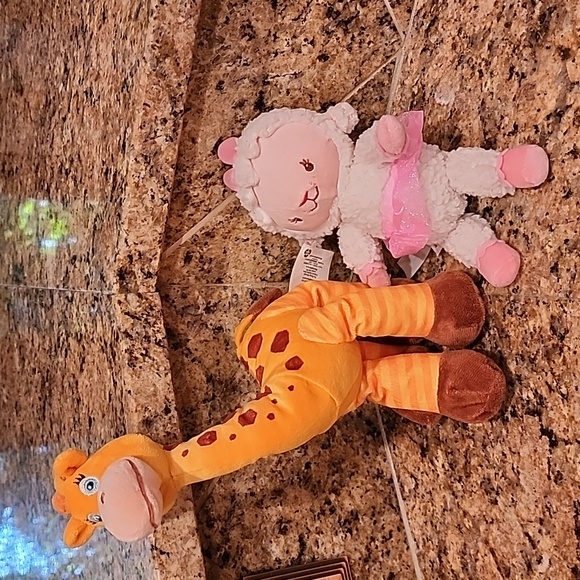 2 Disney Store Doc McStuffins Plush - Picture 1 of 7